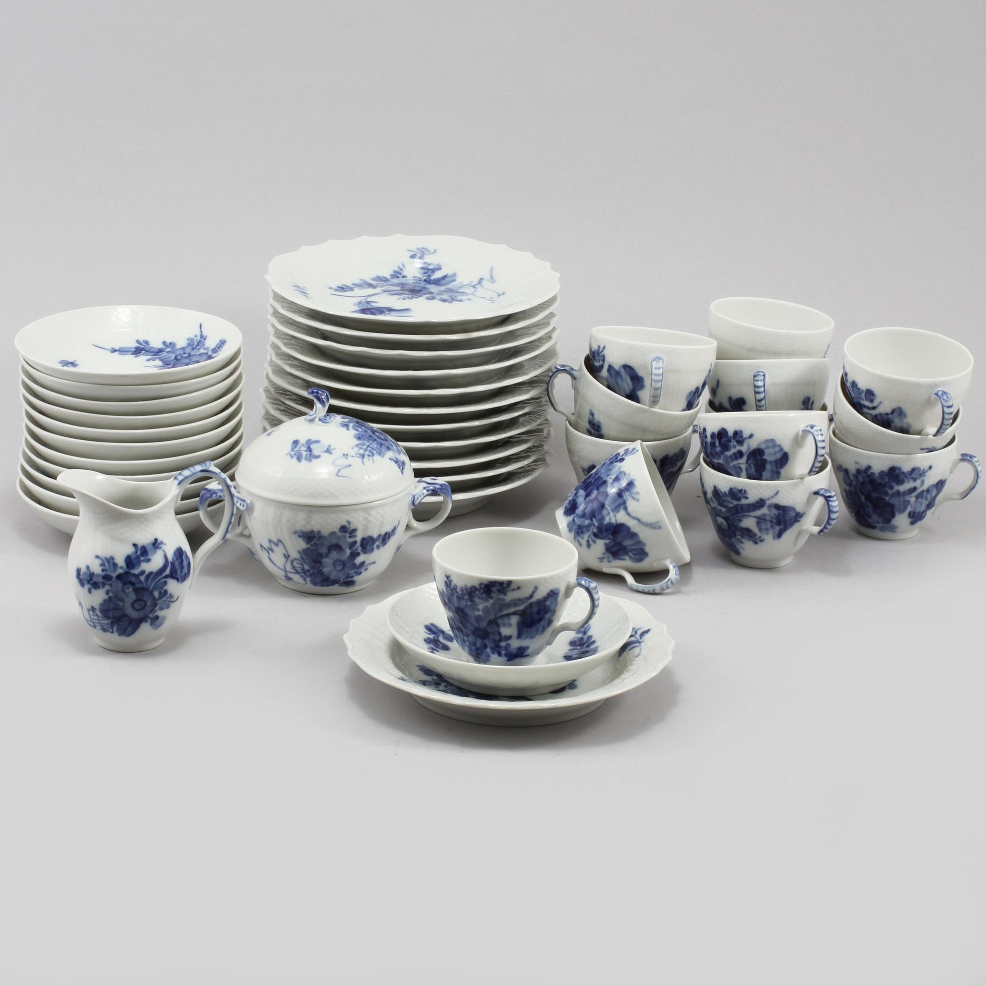 SERVISDELAR, 26 delar, porslin, "Blå blomst", Royal Copenhagen, 1900-talets andra hälft.
