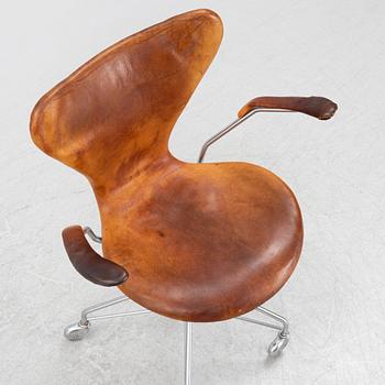 Arne Jacobsen, skrivbordsstol, "Sjuan", Fritz Hansen, Danmark, 1950-tal.