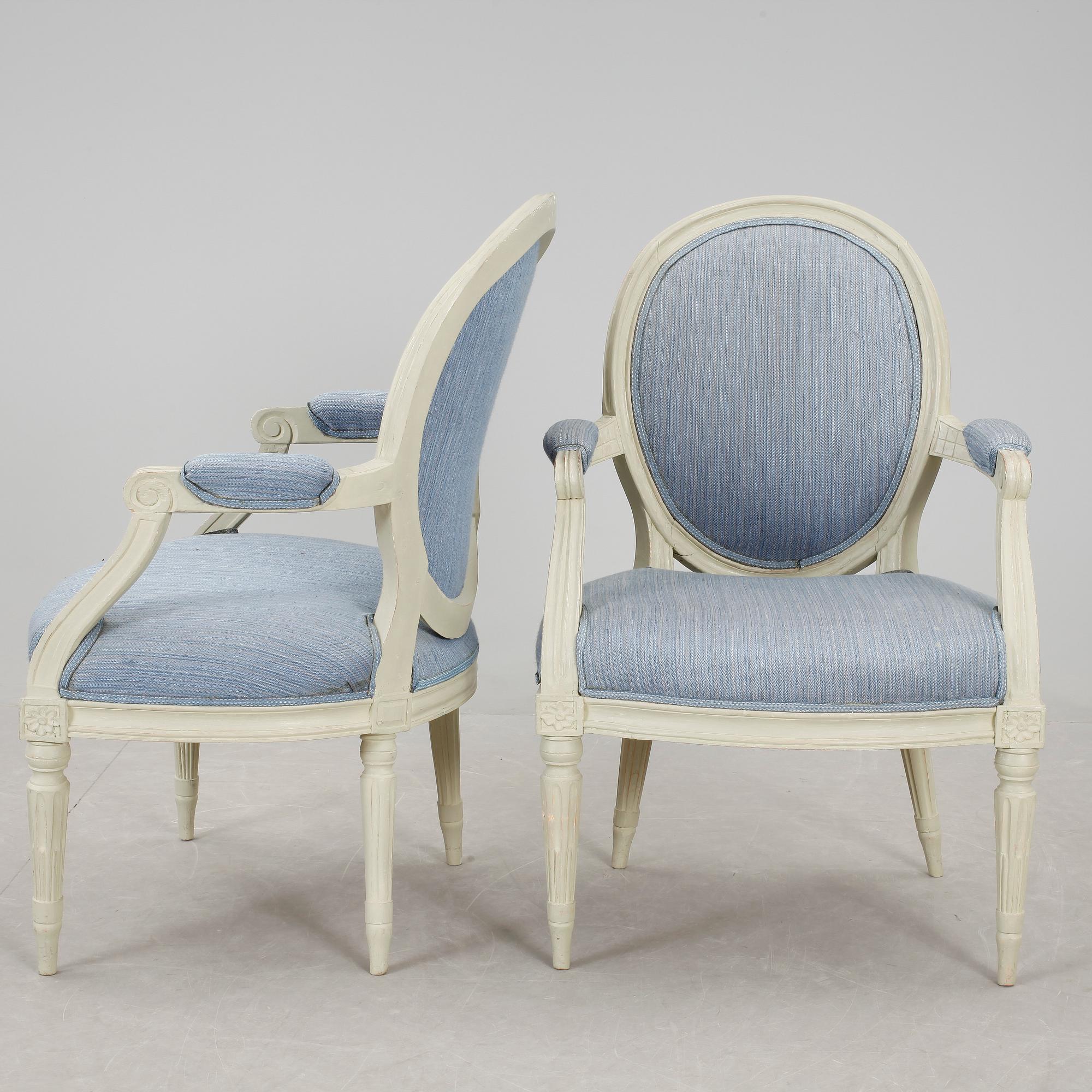 KARMSTOLAR, ett par, gustaviansk stil, 1900-tal.