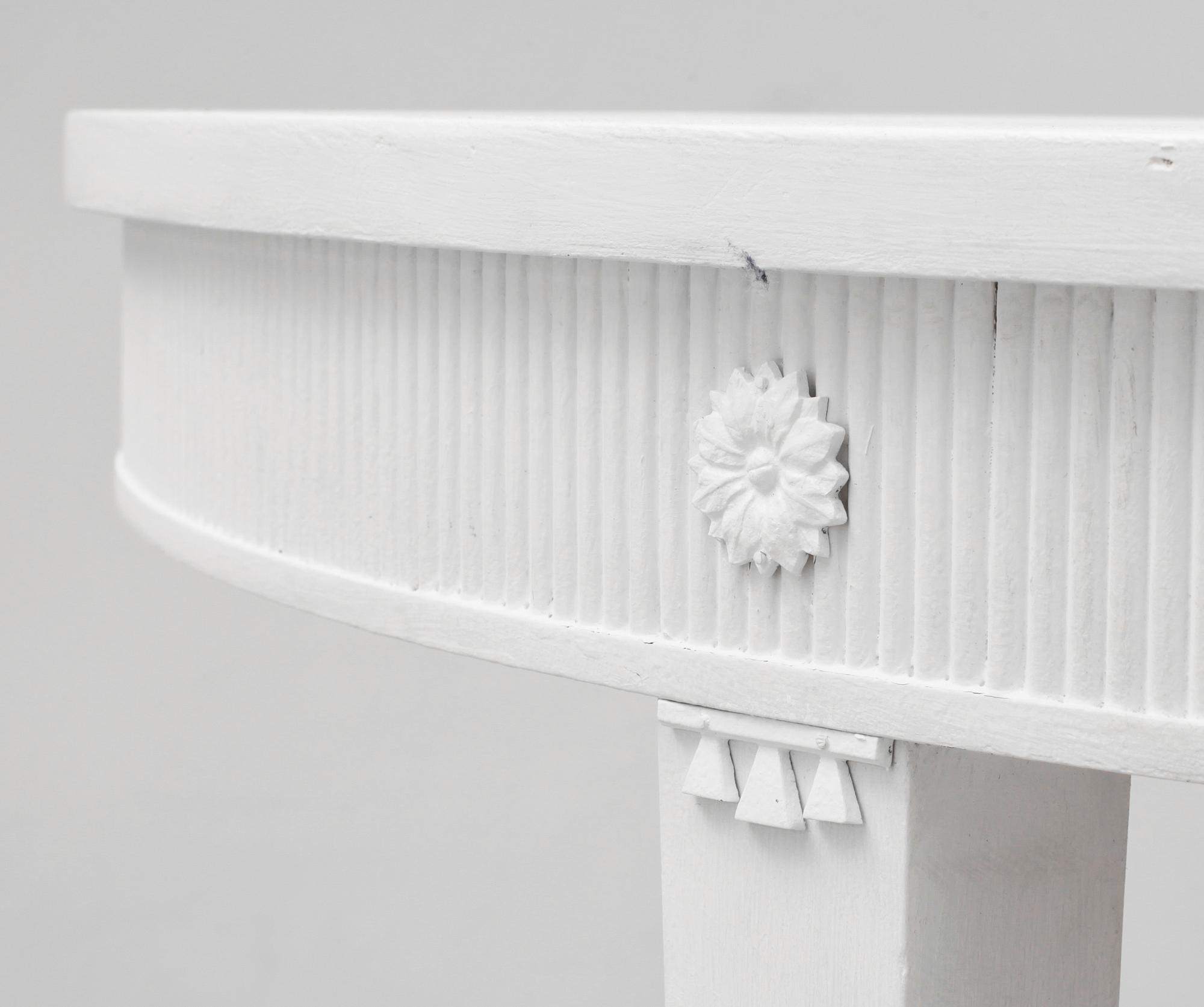 BORD, gustaviansk stil, 1900-talets andra hälft.