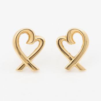 Tiffany & Co a pair of earrings 18K gold in the shape of hearts design Paloma Picasso.