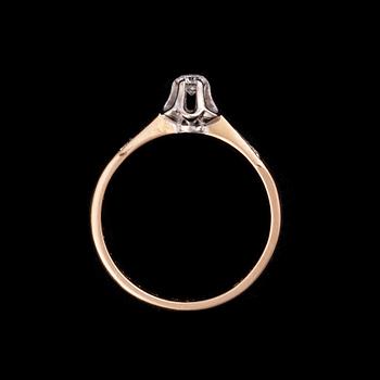 RING, 18K guld, briljantslipad diamant 0,10 ct. Finska stämplar 1979. Vikt ca 2 g.