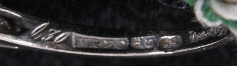 RING, 18K vg med 3 briljanter tot ca 0,30ct.