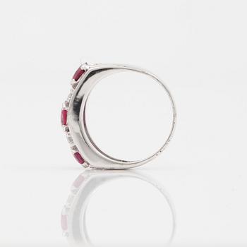 RING med rubiner samt diamanter, totalt ca 0.60 ct.