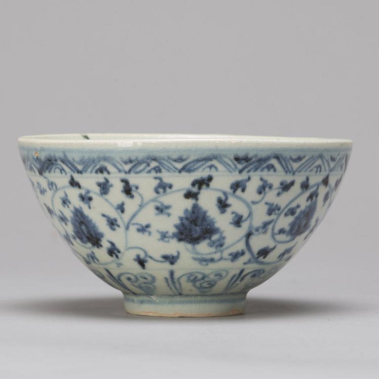 A group of Thai blue and white ceramics, 17/18th Century.