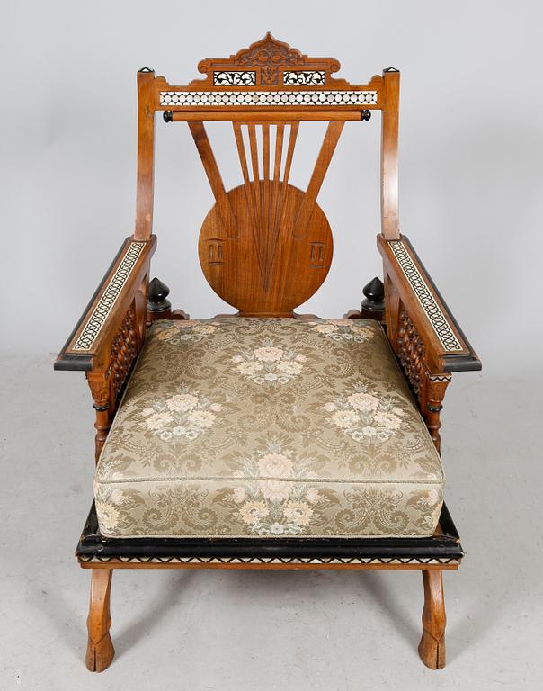 KARMFÅTÖLJ, orientalisk, sent 1800-tal.