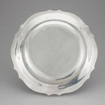 FAT, silver, bär svenska importstämplar Stockholm 1916. Vikt ca 711 gram.