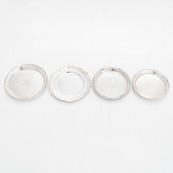 Bägare, 6 st, och glasunderlägg, 13 st, silver, Tavastehus, Åbo och Helsingfors och 1926-48.