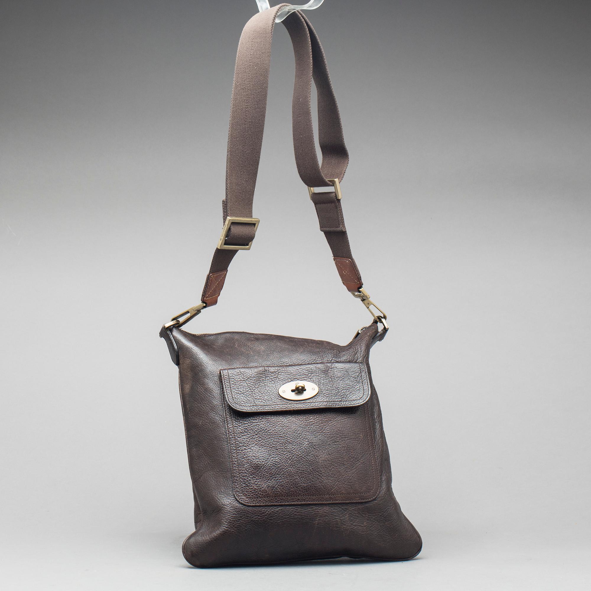 VASKA Seth Messenger Bag