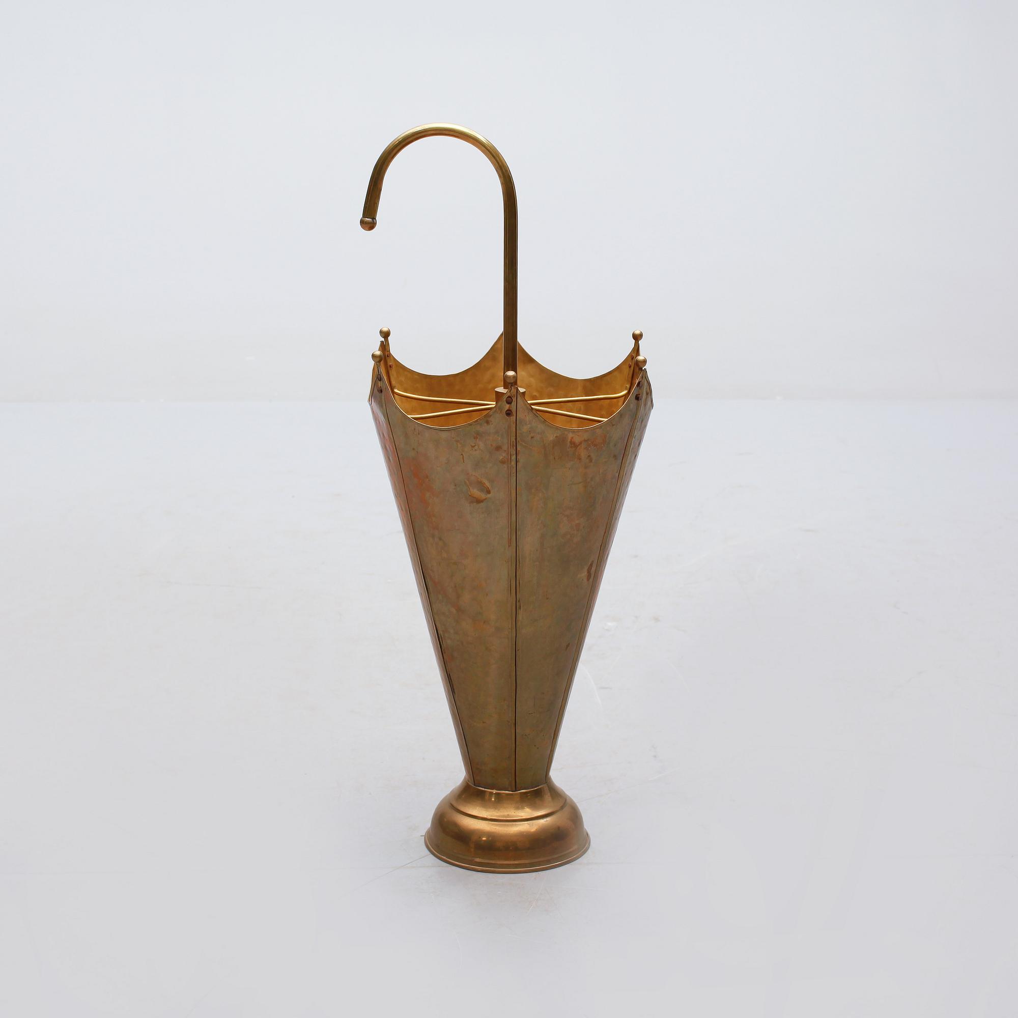 PARAPLYSTÄLL, gulmetall, 1900-talets andra hälft.