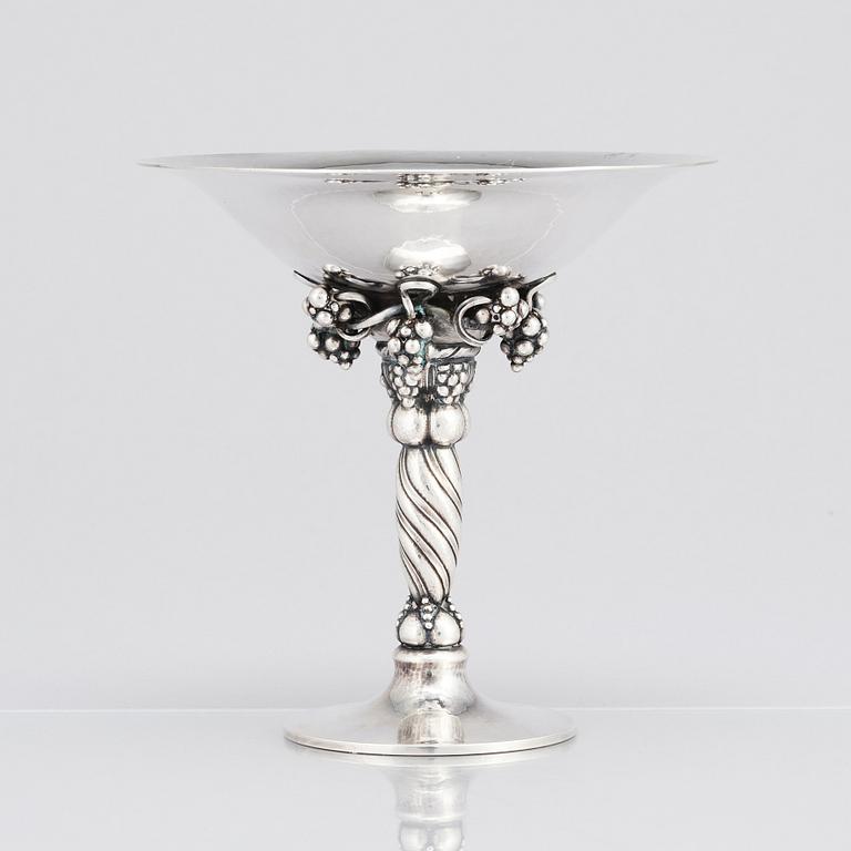 Johan Rohde, skål på fot, Firma Georg Jensen, Köpenhamn efter 1945, design nr 263A, sterling.