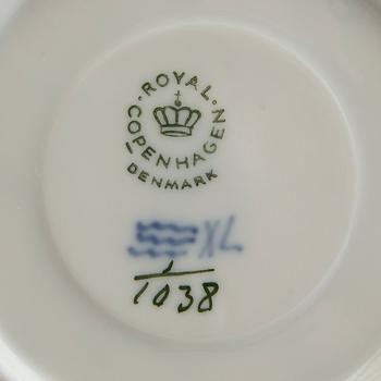 Service "Musselmalet" 15 pcs Royal Copenhagen Denmark late 20th century.