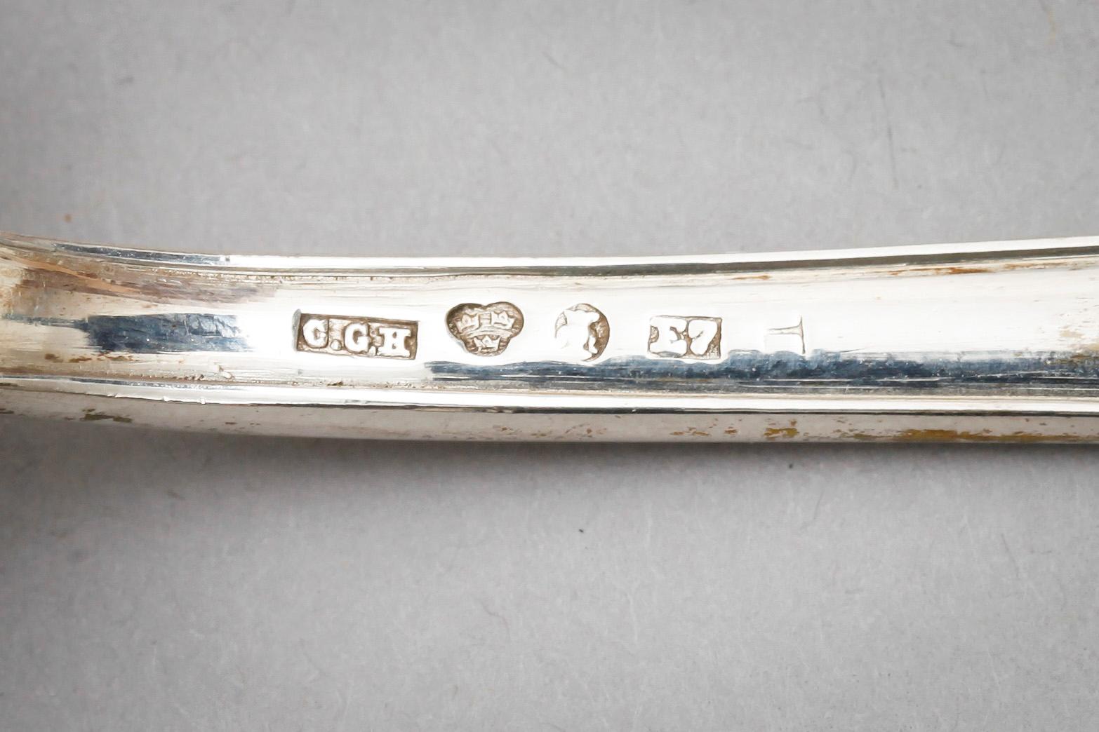 TESKEDAR, 15 st samt STRÖARE, silver, 1910/20-tal. Tot vikt 265 g.