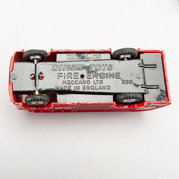 BILAR 10 st Dinky Toys 1950/60-tal.