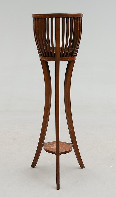 PIEDESTAL, omkring år 1900.