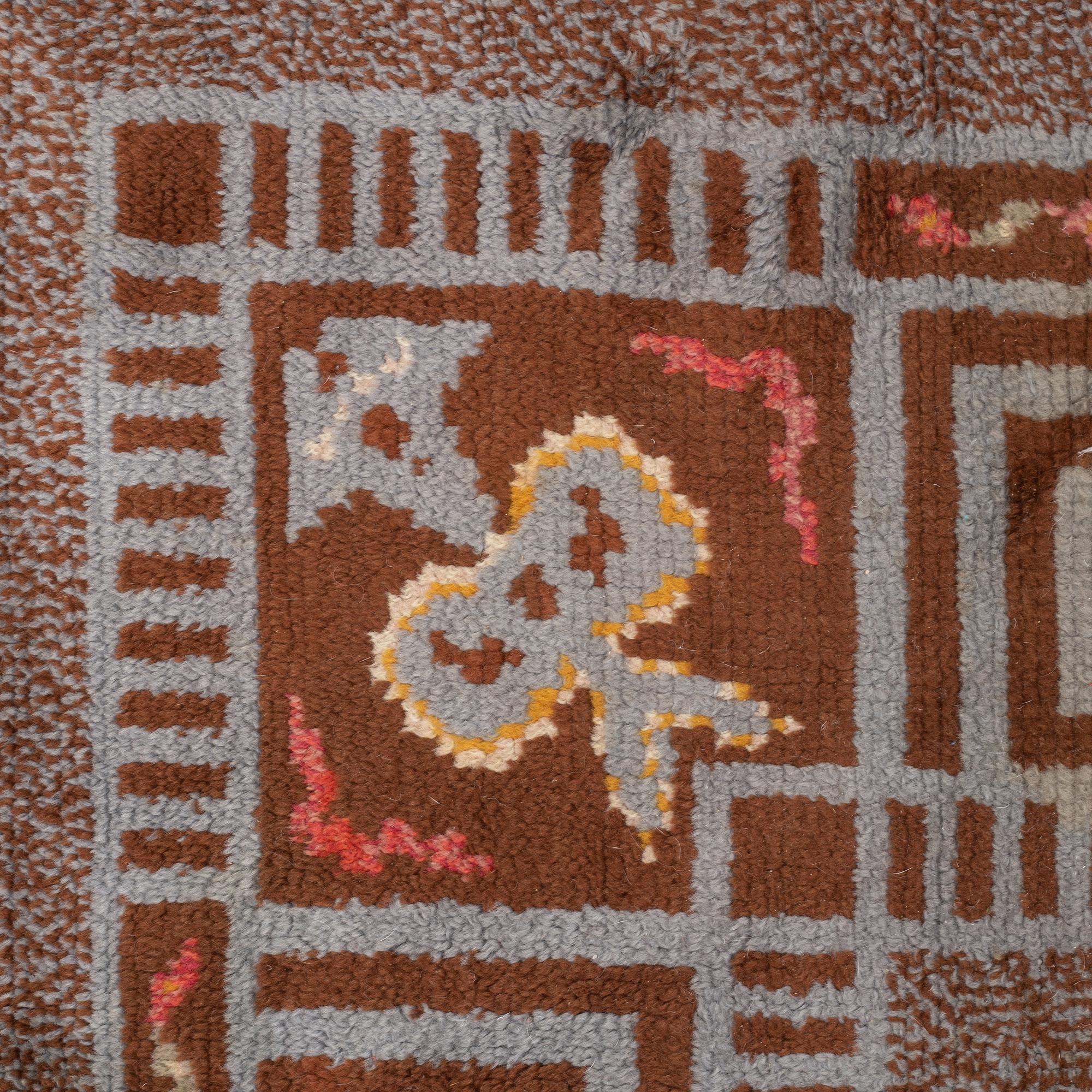 A carpet, knotted pile, ca 374-377 x 275-278 cm, possibly  Konstfliten, Sweden/Finland, around 1920-1930.