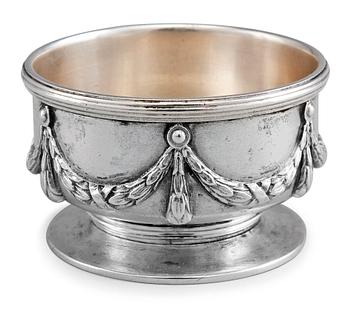 A FABERGÉ SALT CELLAR, 84 silver. Moscow 1908-17.