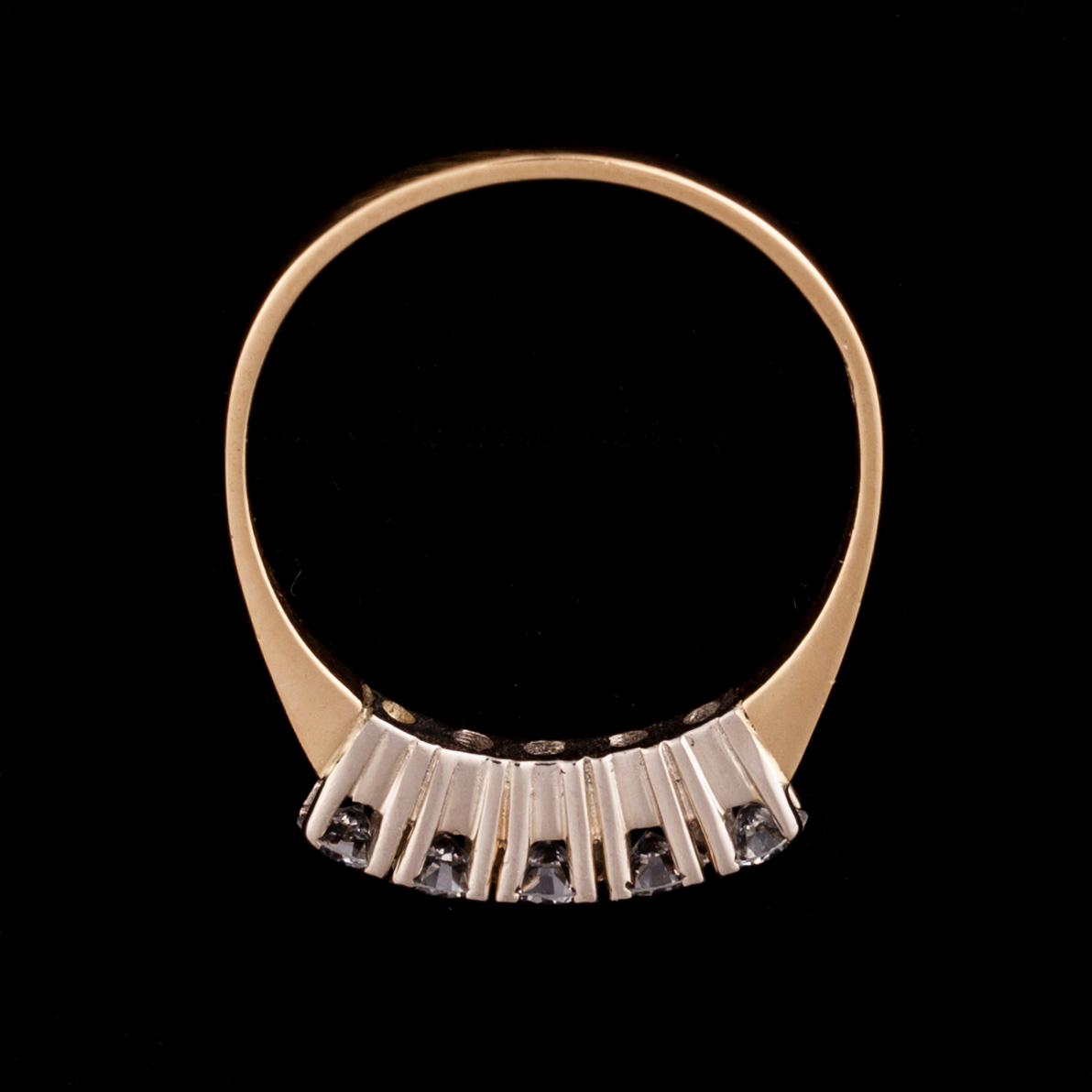 RING, 18K guld, briljantslipade diamanter ca 0,47 ct. A. Tillander 1973. Vikt ca 2,6 g.