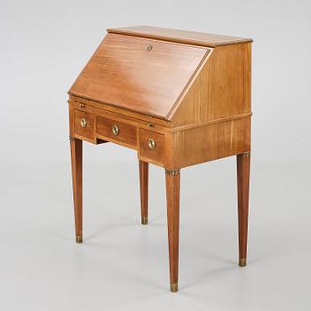 SNEDKLAFFSEKRETÄR, gustaviansk stil, 1900-talets mitt.