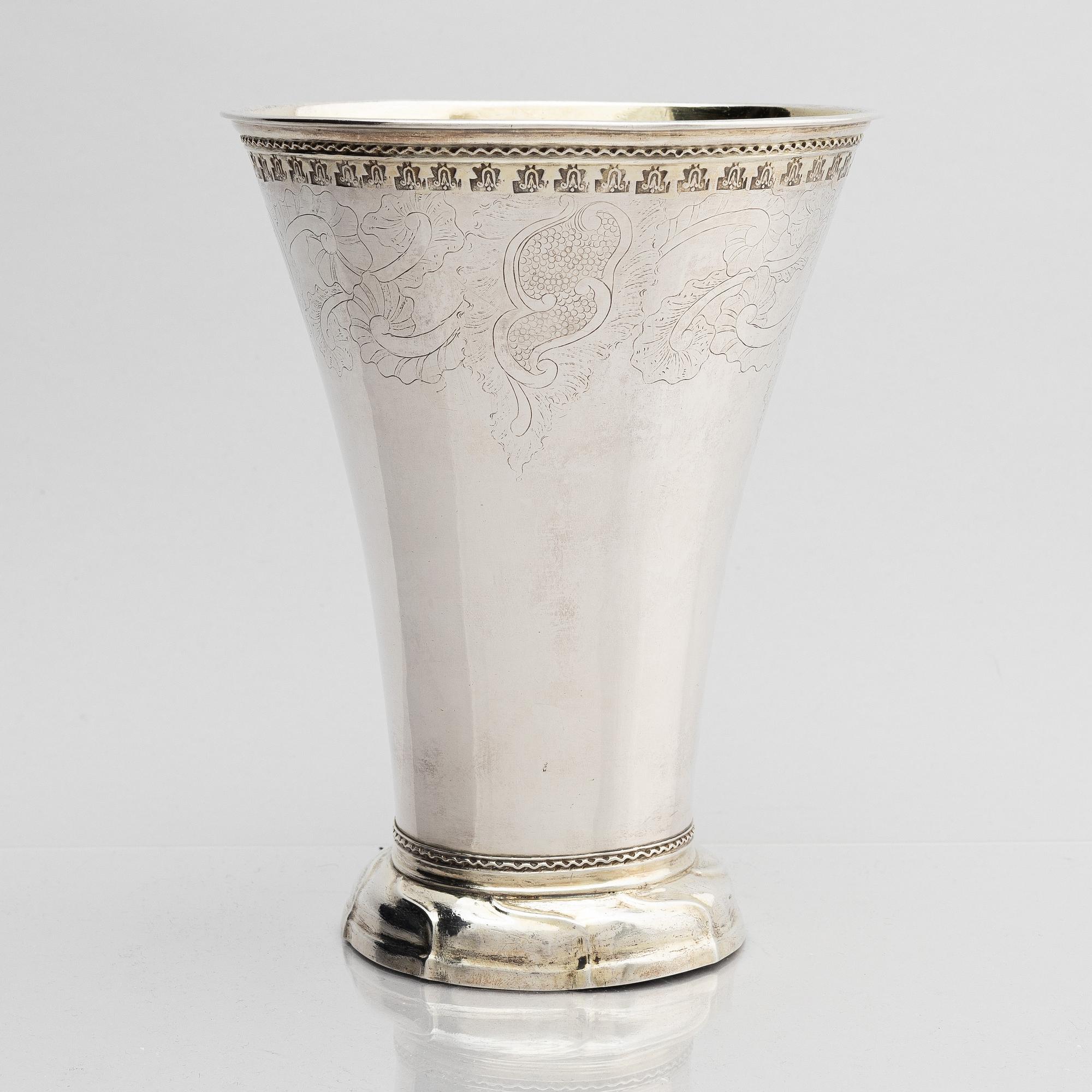 Carl Fahlberg, bägare, delvis förgyllt silver, Uppsala 1760. Rokoko.