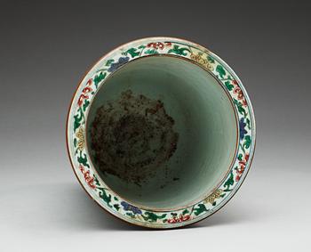 YTTERFODER, porslin. Qing dynastin, Kangxi (1662-1722).