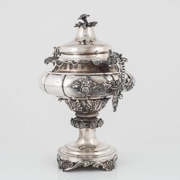 A Swedish silver sugarbowl, mark of Gustaf Möllenborg, Stockholm 1837.