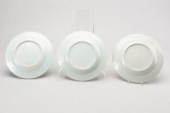 A set of six Chinese Qianlong porcelain plates.