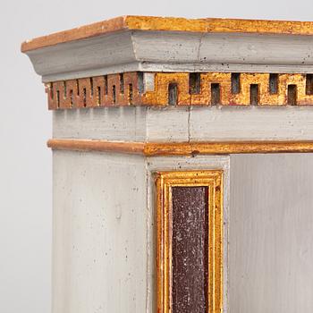 Bokhylla, gustaviansk stil, 1900-talets första hälft.