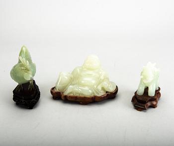 A set of three Chinese 20th century nefrit sculptures.