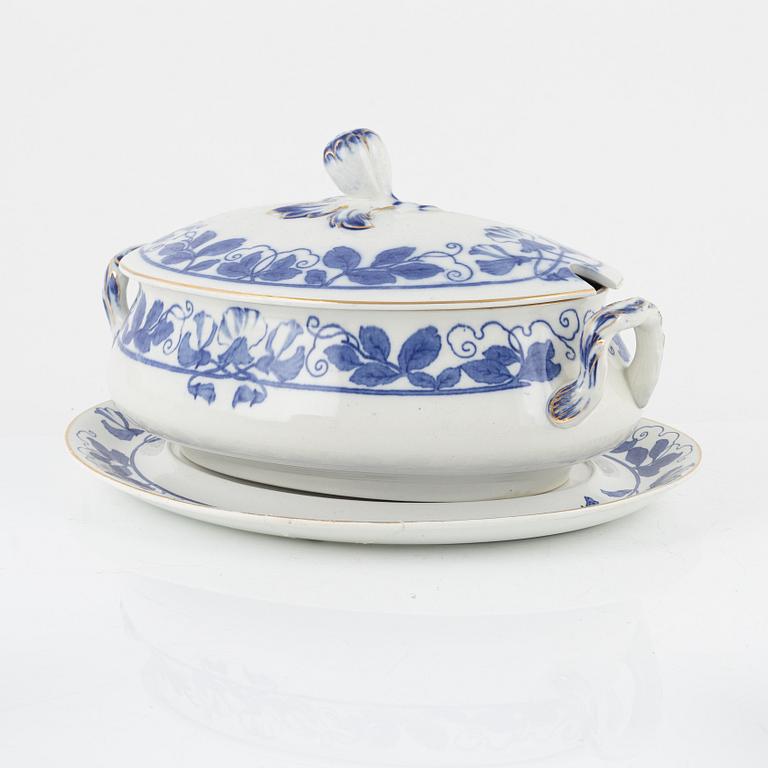 Gunnar Wennerberg, 74 pieces of a "Blåsippa" dinner service, Gustavsberg, Sweden.