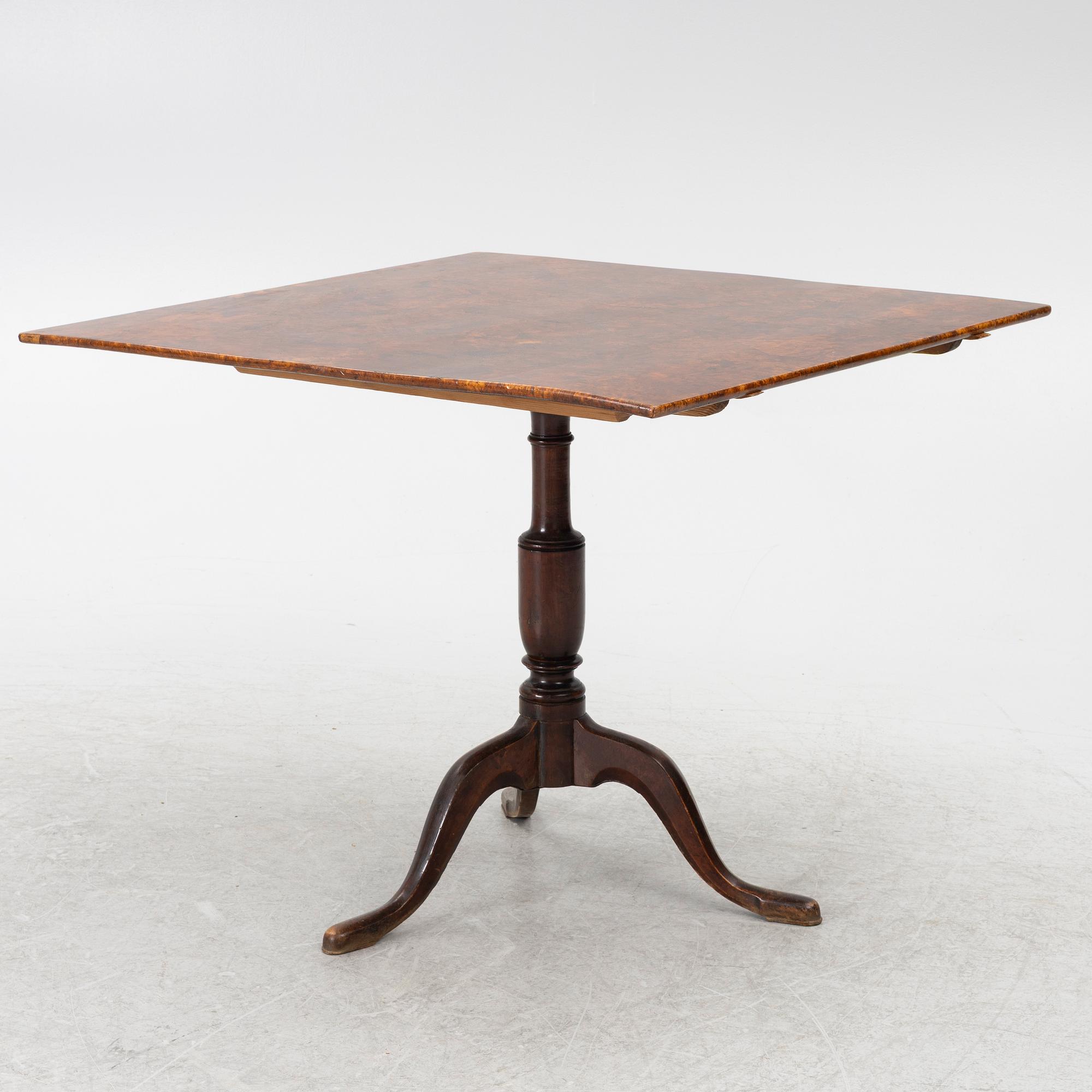 A folding table, Mälardalen, first half of the 19th century.