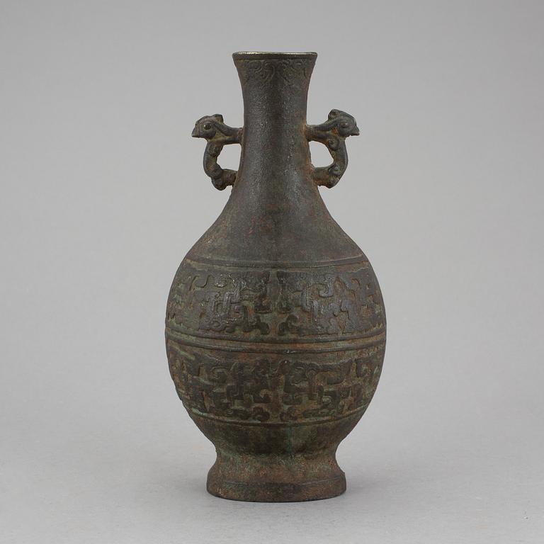 VAS, brons. Kina 1800-tal.