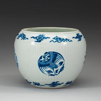 A blue and white jar, Qing dynasty, Kangxi (1662-1722) with Chenghua six character mark.