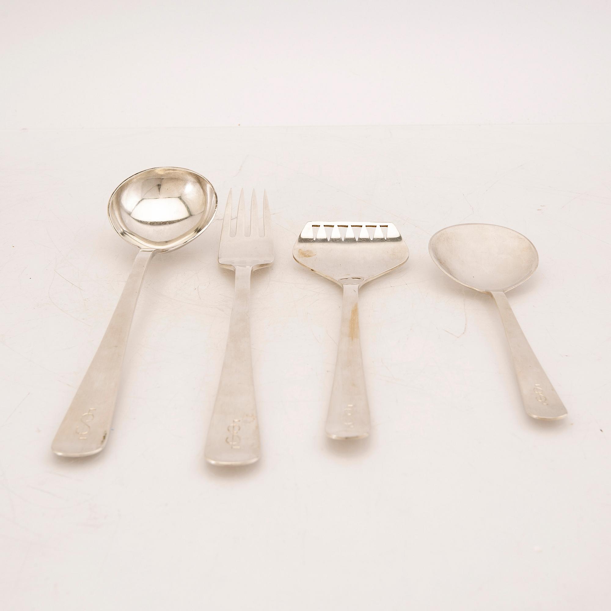 Wiwen Nilsson, uppläggningsbestick 4 delar, silver. 1967 och 1970.