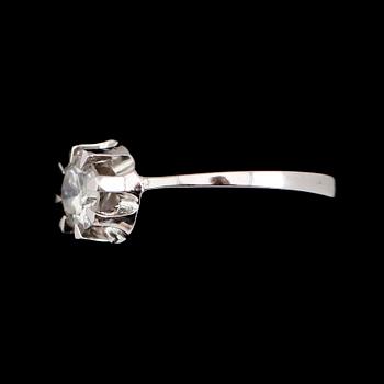 RING, 18 k vitguld, solitär briljantslipad diamant  ca 1.00 ct.