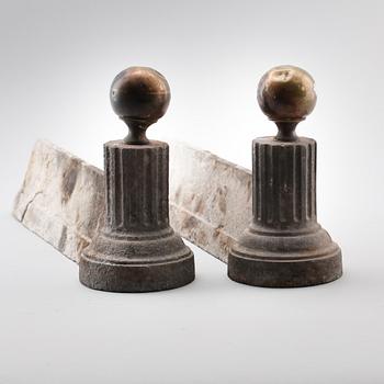 ELDHUNDAR, 1 par, gjutjärn, 1900-tal.