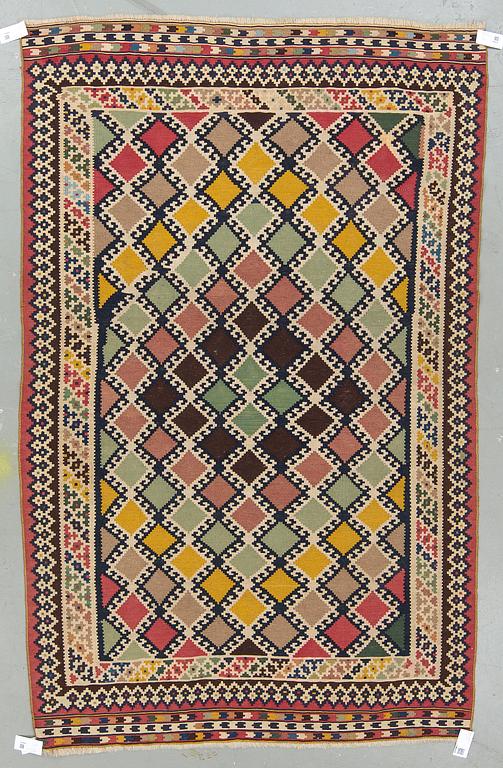 MATTA, Kelim, sannolikt semiantik. Ca 233x145 cm.