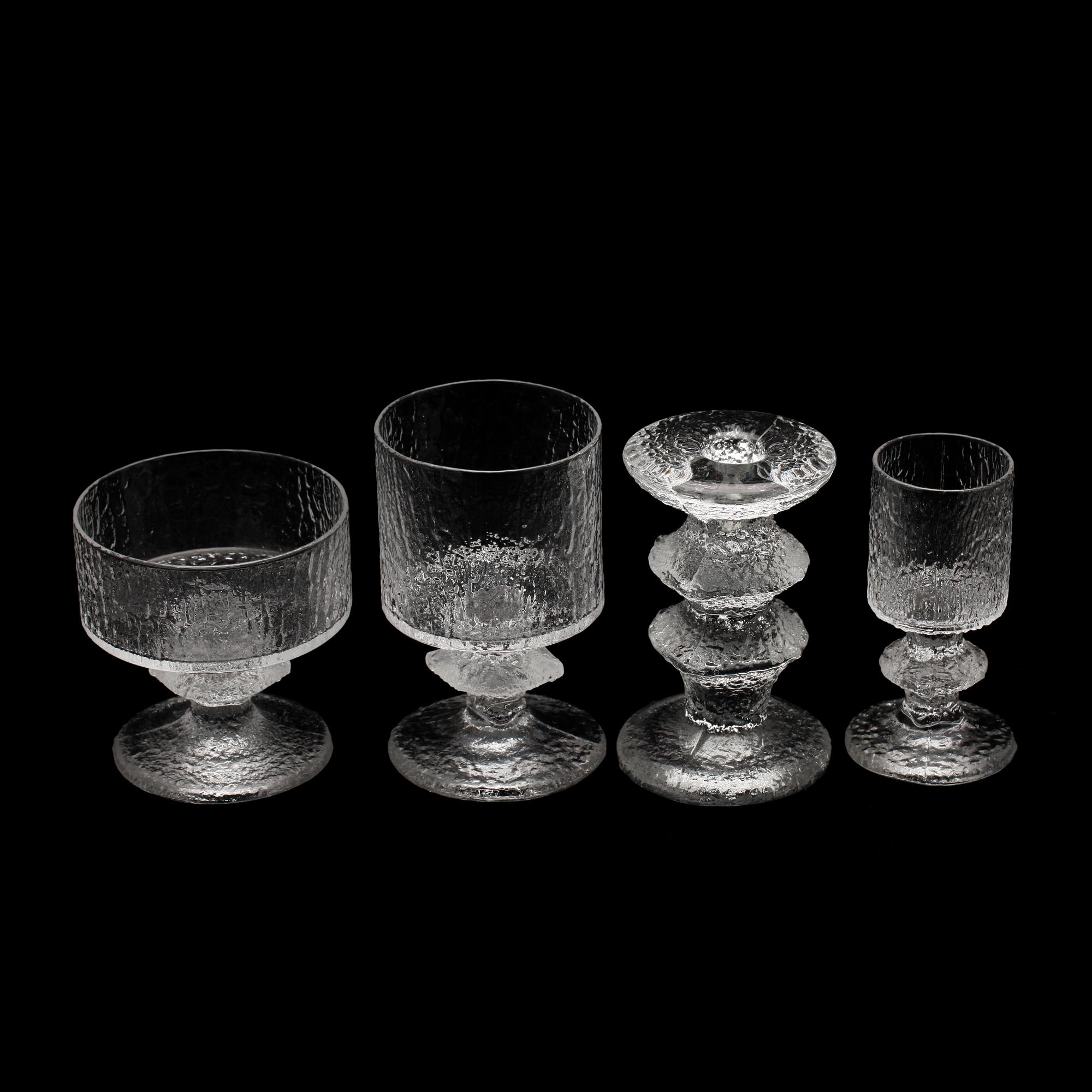 GLASSERVIS, 17 delar, främst "Senator", Timo Sarpaneva, Iittala.