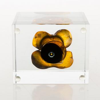 OIVA TOIKKA,  An annual glass cube, signed Oiva Toikka Nuutajärvi 1996 and numbered 528/2000.
