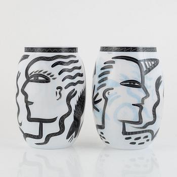 Ulrica Hydman-Vallien, a pair of vases, Kosta Boda.