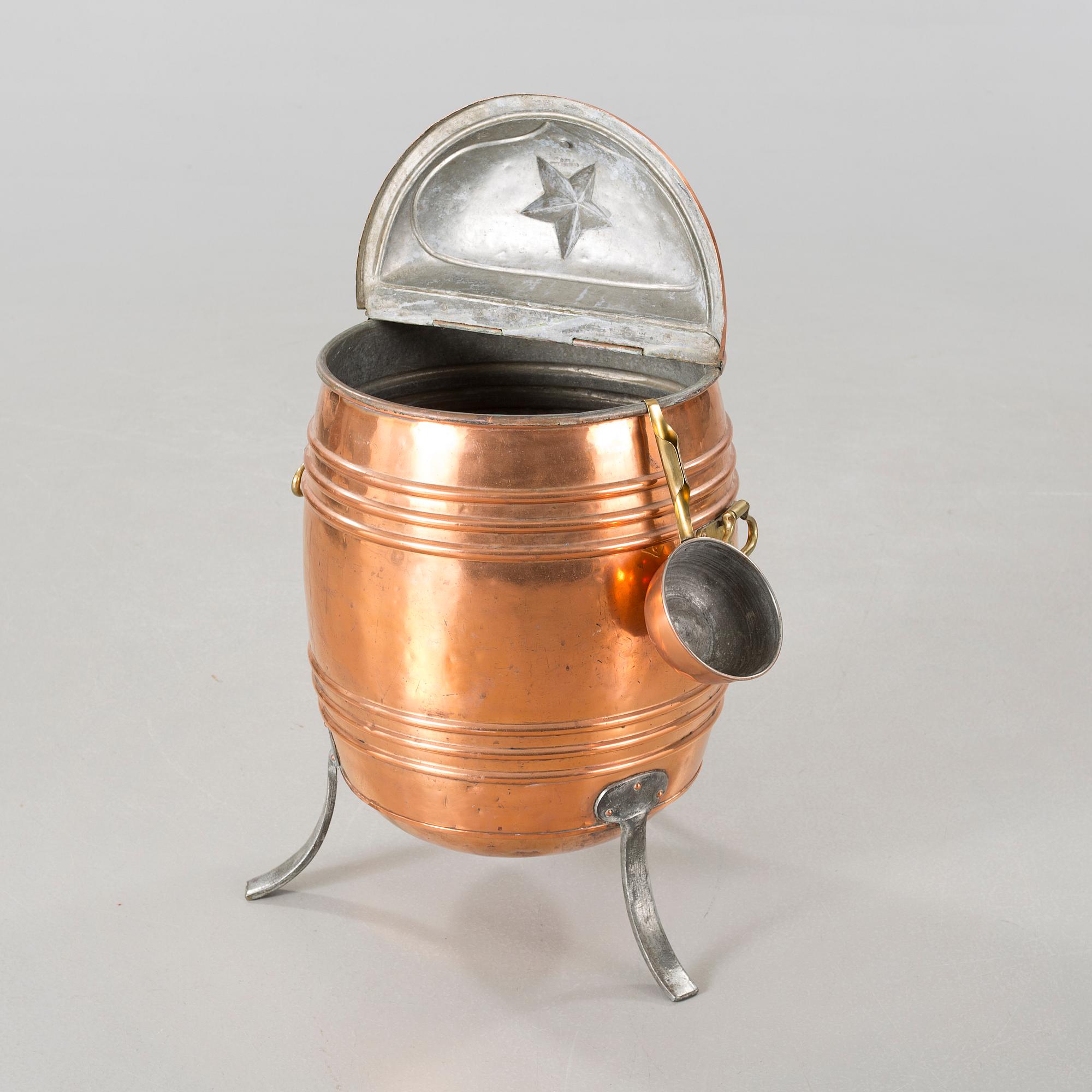 A water barrel from around year 1900.