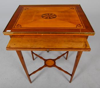 DAMARBETSBORD, gustaviansk stil, 1800-tal.