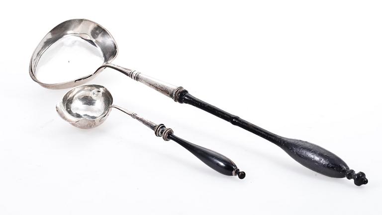 SOPP- SAMT SÅSSLEV, silver, bla Pehr Olof Hellsund, Karlstad. 1850-tal.