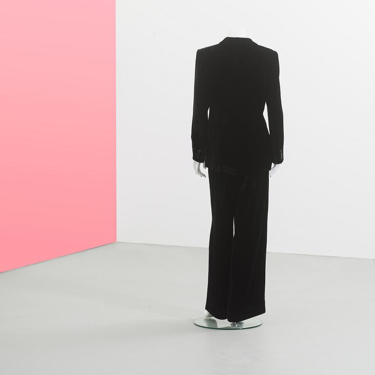 LADIES TUXEDO, Armani. Size 44.