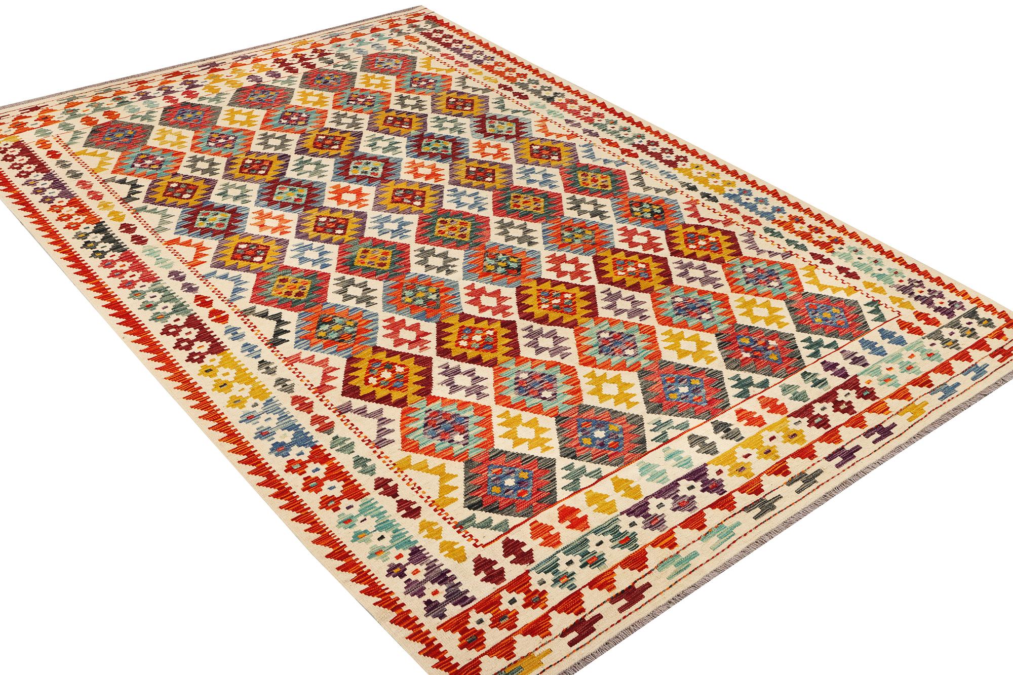 A Kilim carpet, c. 298 x 205 cm.