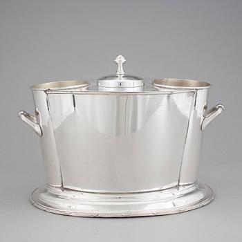 VITVINKYLARE, för två flaskor, 1900-talets slut.