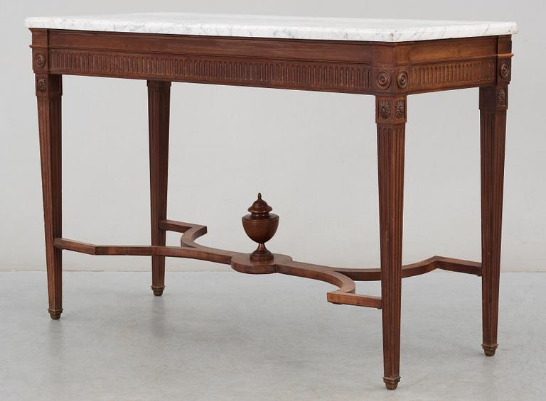 KONSOLBORD. Sengustavianskt stockholmsarbete, 1700-talets slut.