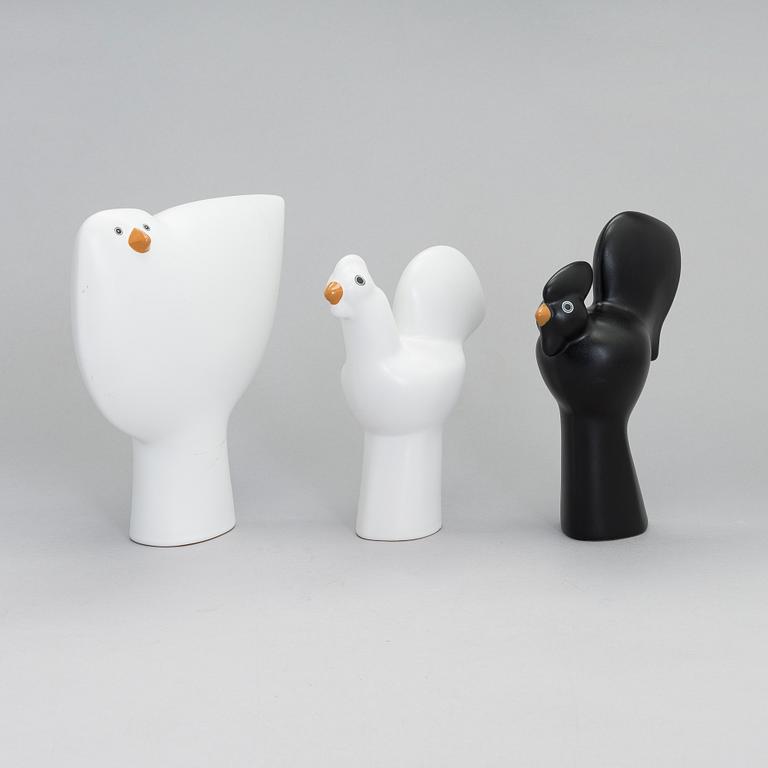 Howard Smith, figuriineja, 3 kpl, keramiikkaa, sarjasta Parvi, Arabia 1900-luvun loppu.