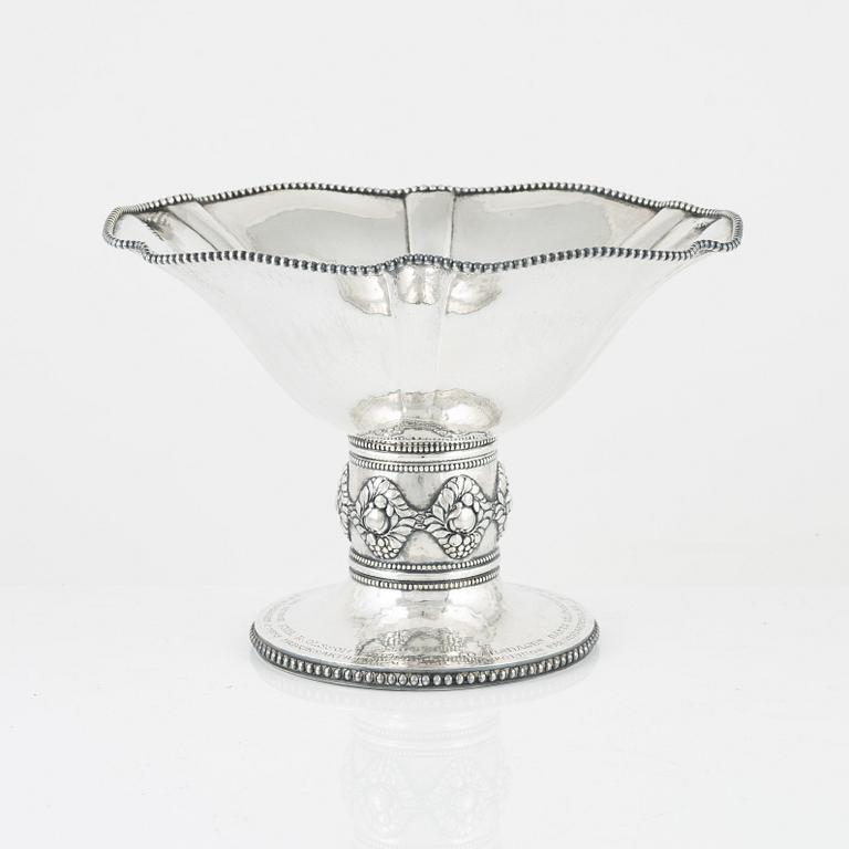 Skål på fot, silver, Sam Pettersson, Norrköping 1919.