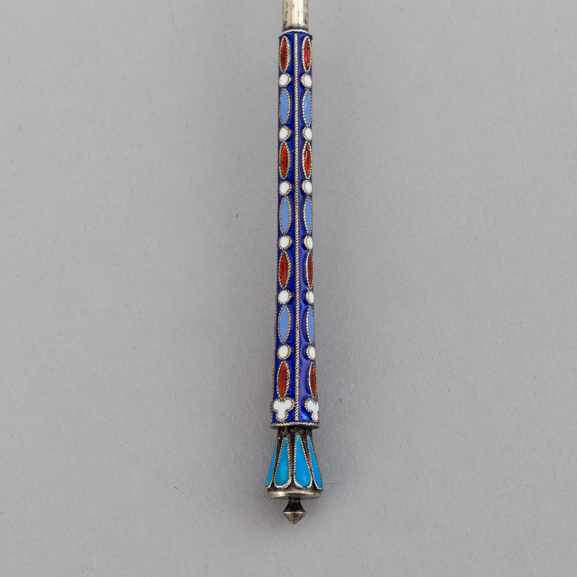 A Russian early 20th century silver and enamel spoon, mark of probably Matryena Andreyevna, Moscow 1899-1908.